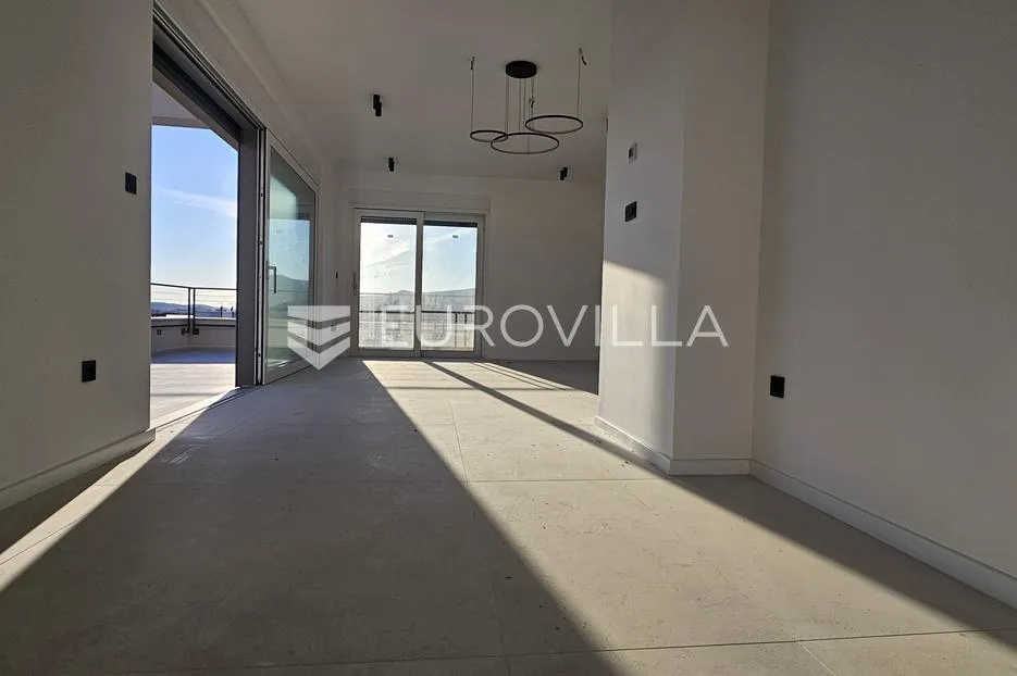 kaštela, penthouse od 102 m² treći kat s garažom povezan liftom - slika 19