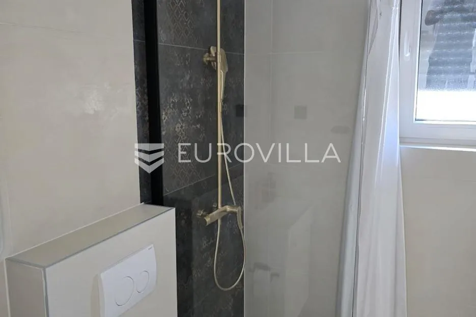 jadranovo, luksuzna dvojna kuća s bazenom 197 m² - slika 32