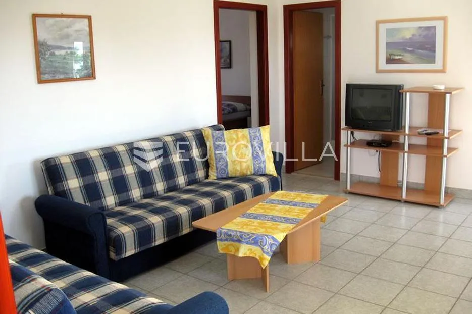 vir, kuća s 5 apartmana i pogledom na more - slika 12