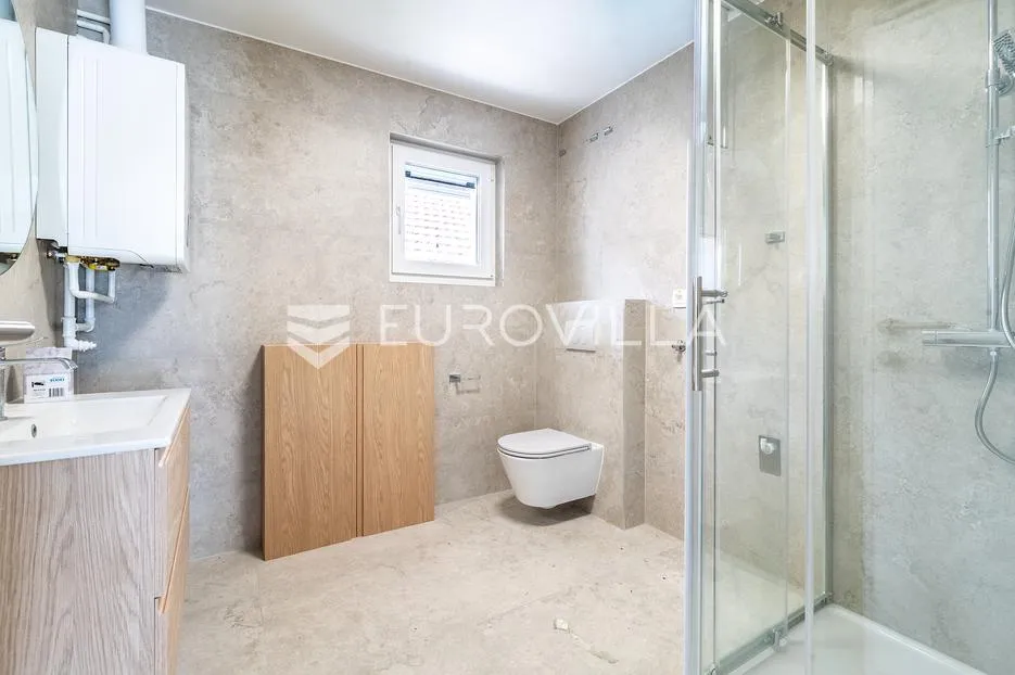 zagreb, sesvete, poslovni prostor, 4 prostorije, terasa, parking, 150 m² - slika 7