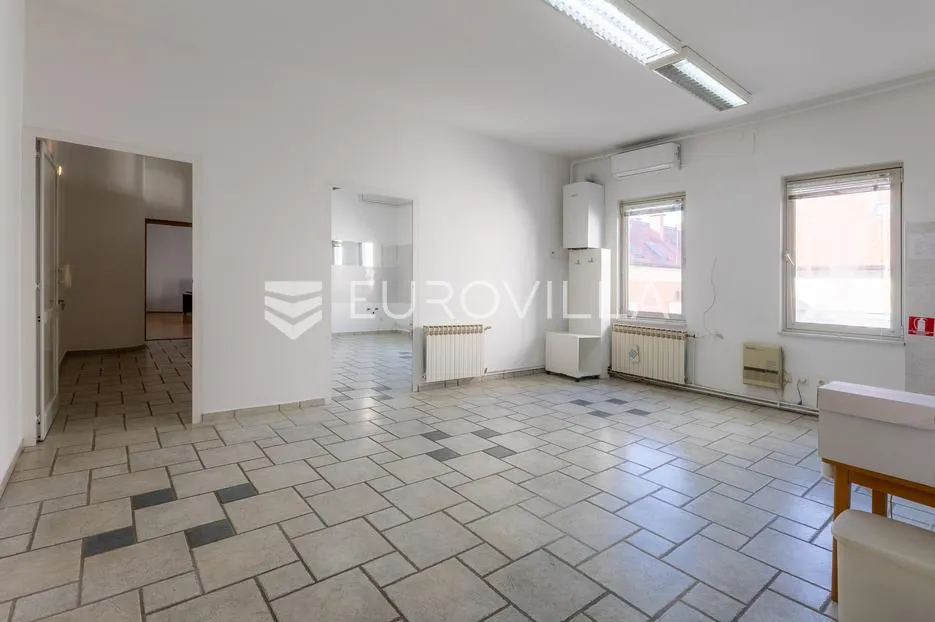 slavonski brod, centar, poslovni prostor 107 m² 50 m² potkrovlje - slika 3