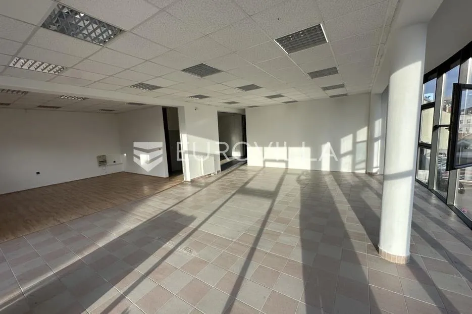 vukovar, centar, atraktivna poslovna zgrada na tri etaže - slika 20