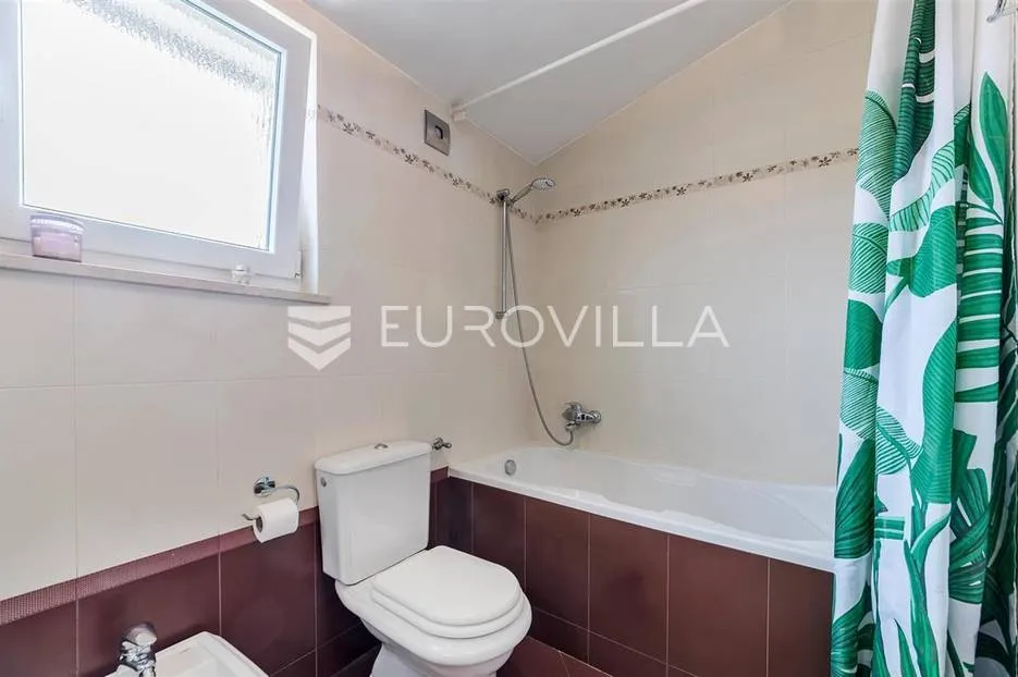 pula, nova veruda, dvoetažni stan s privatnim parkingom - slika 14