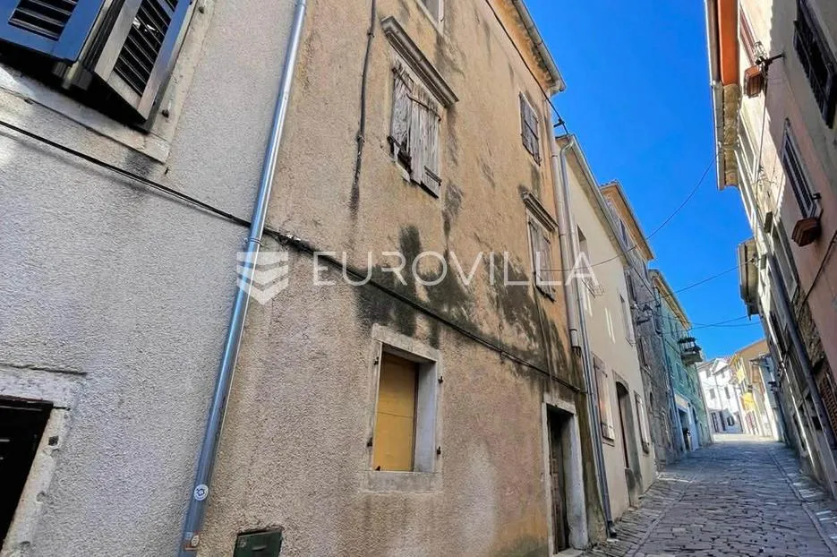 istra, motovun, kamena kuća za adaptaciju s dvorištem i poslovnim prostorom - slika 11