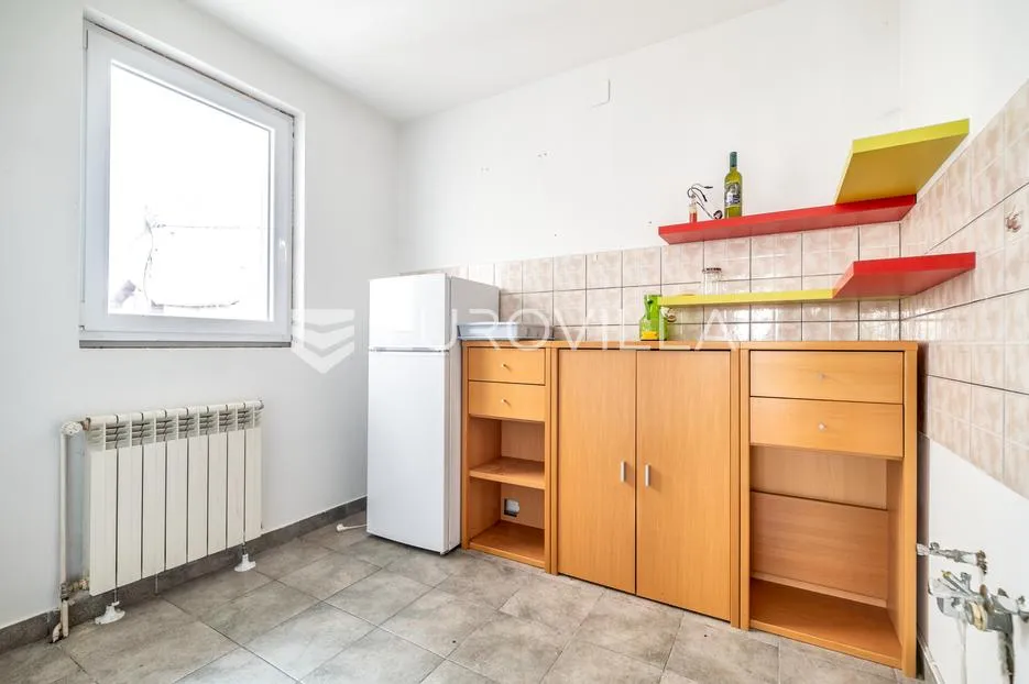 zagreb, sesvete, 2 atraktivne kuće 458 m2 - slika 5