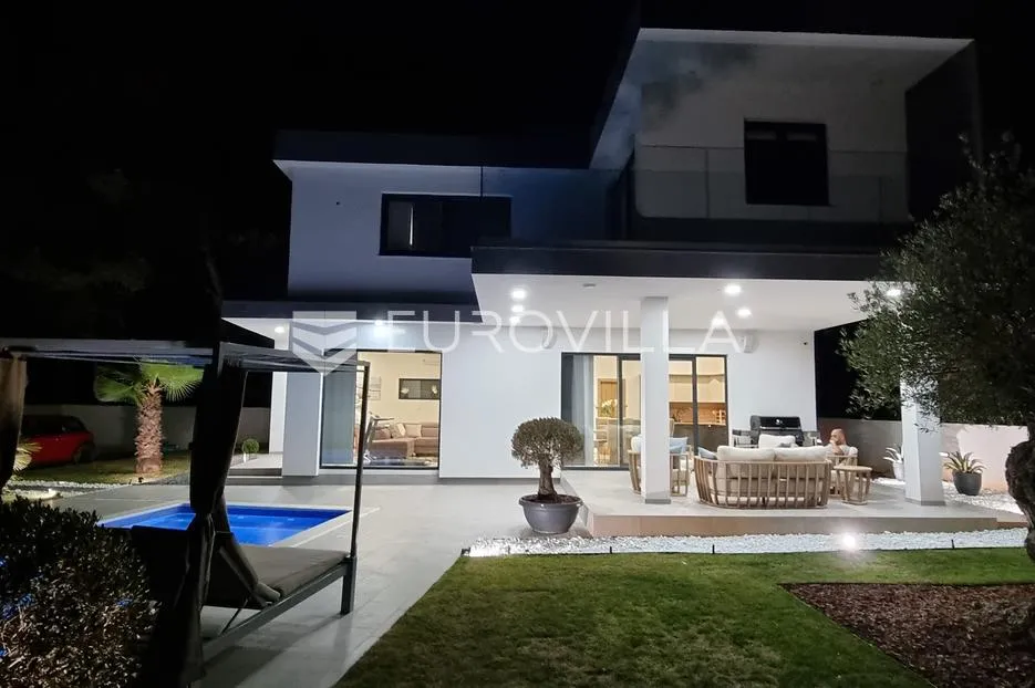 istra, svetvinčenat, moderna vila nkp 160 m2 s bazenom okružena zelenilom u mirnom naselju - slika 19