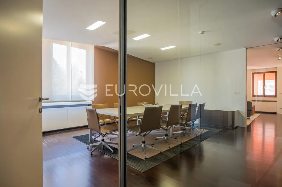 istra, rovinj, prostran poslovni 171 m2 prostor u centru grada - slika 2