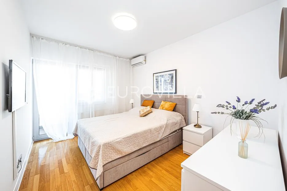 kvaternik plaza dvosoban penthouse s 2 garaže - slika 9