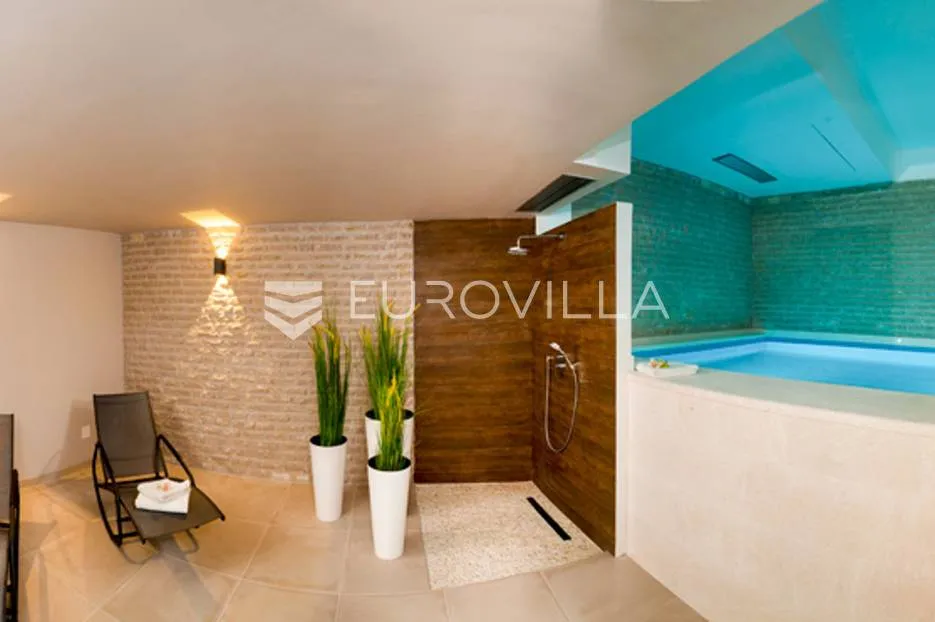 trogir, prekrasna luksuzna vila nadomak mora - slika 9