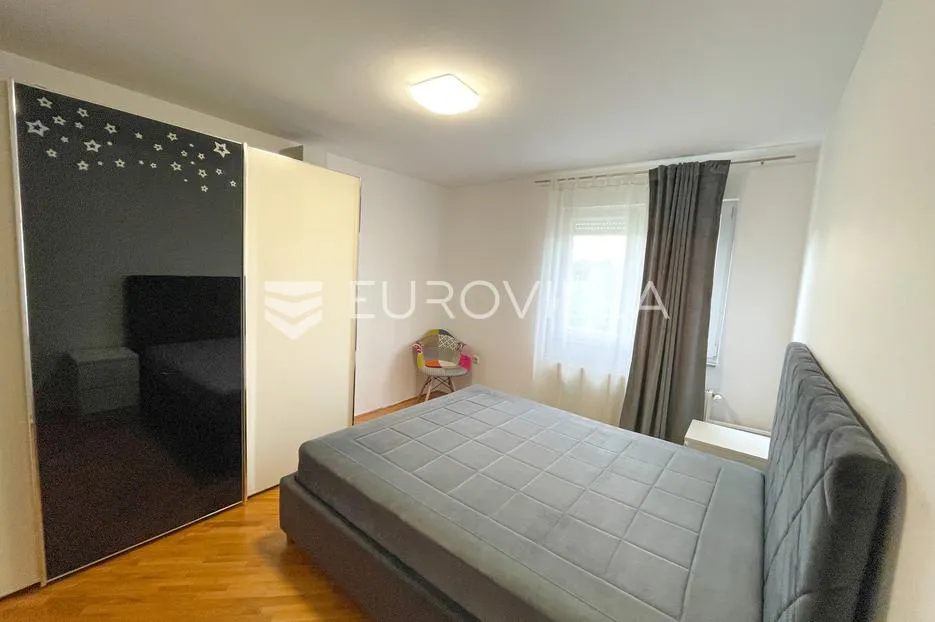 osijek gornji grad, prostran trosoban stan za najam 72,37 m², s privatnim parkirnim mjestom - slika 9