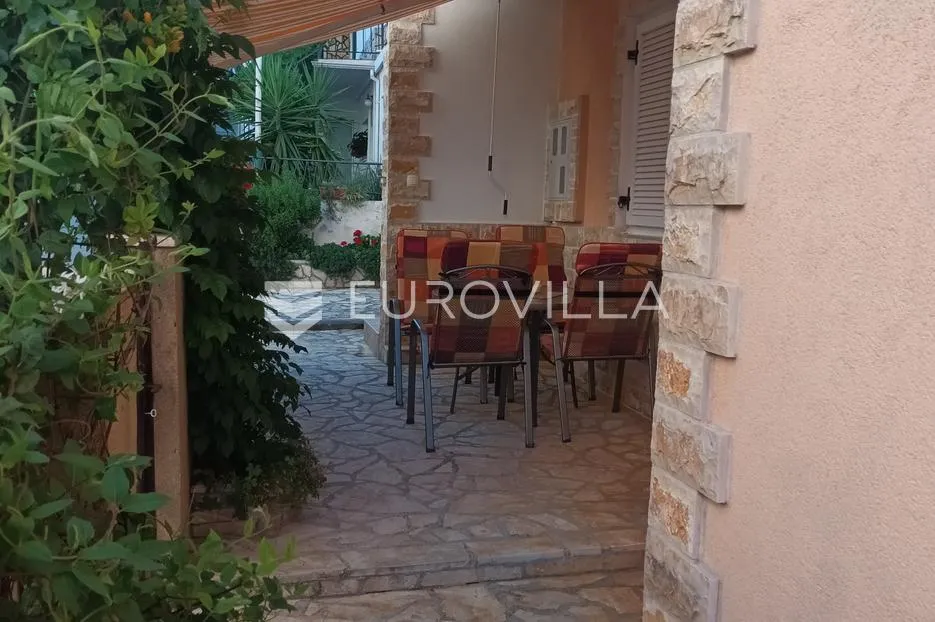 vodice, kuća s 5 apartmana, 278 m² - slika 12