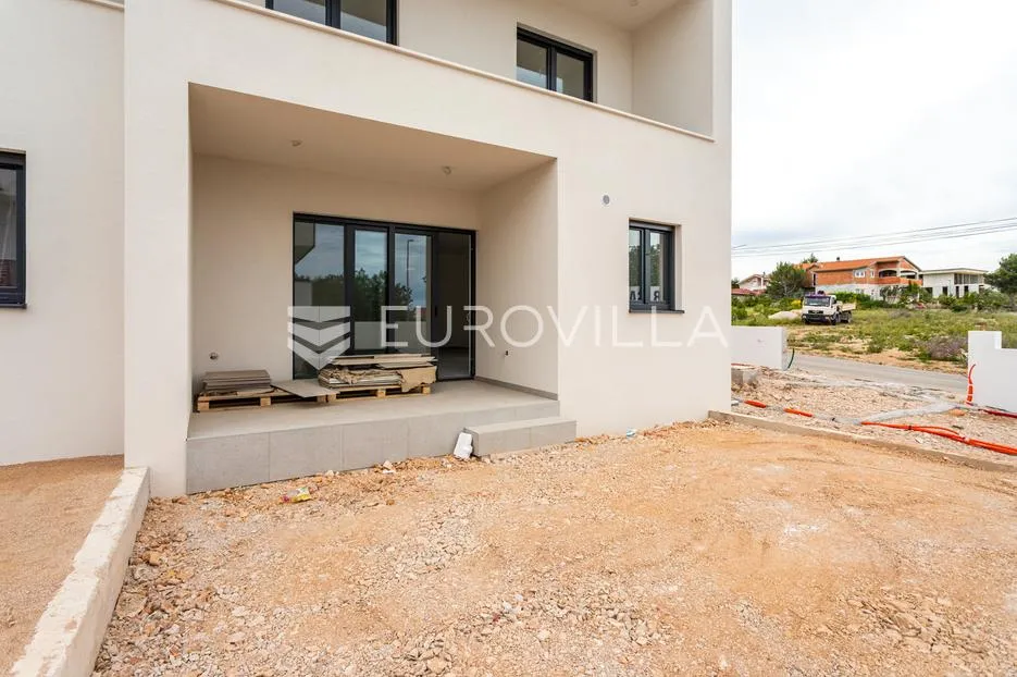 vodice, prostran trosoban stan, 125,82 m² - slika 14