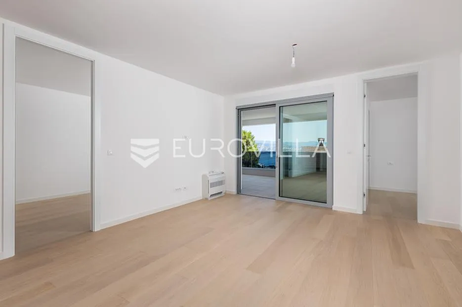 Opatija, trosoban stan NKP 96 m2 NOVOGRADNJA