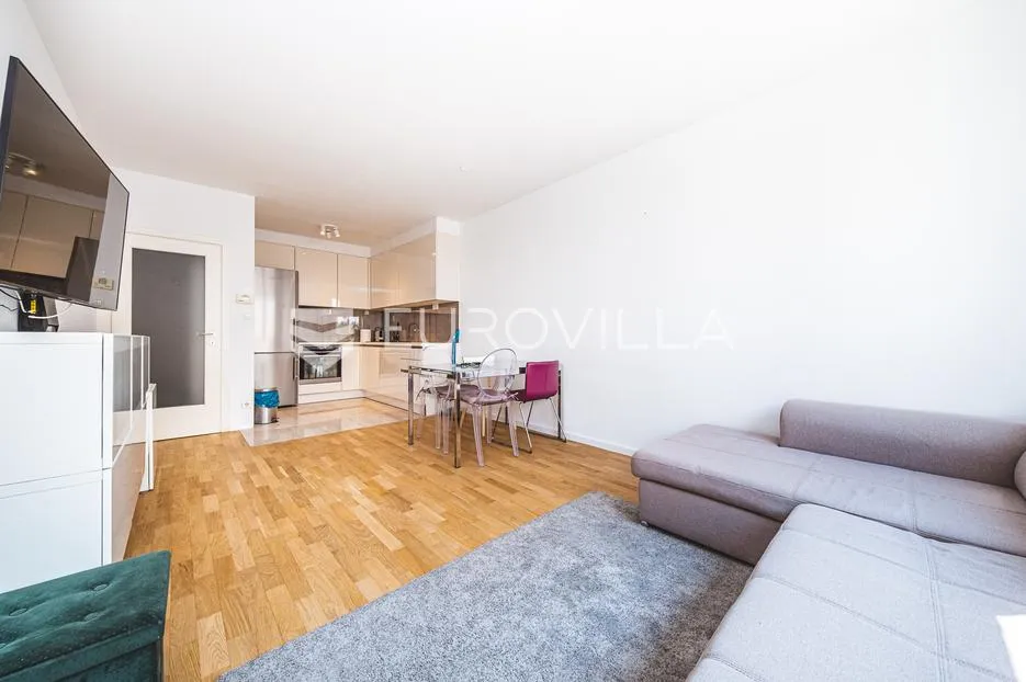 zagreb, rapska, dvosoban stan 50 m² - slika 2