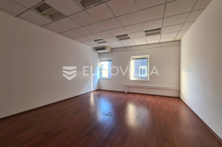 radnička, funkcionalan poslovni prostor 110 m² na 1. katu poslovne zgrade - slika 5
