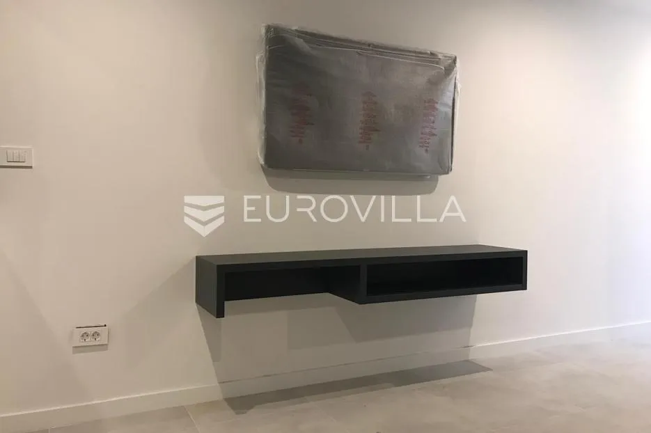 krk, luksuzna vila od 260m2 na parceli od 885m2 - slika 11