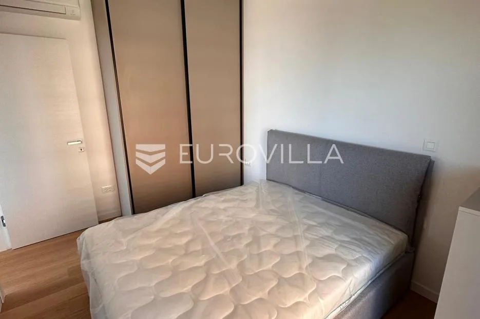 rijeka, kantrida, najam, trosoban stan 75 m², novogradnja, pogled na more - slika 9
