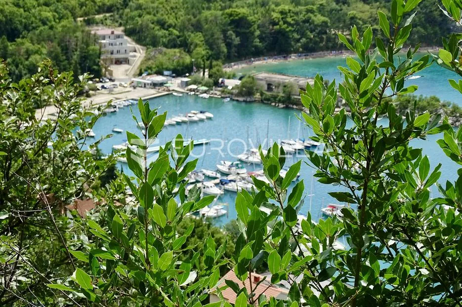 krk, omišalj, adaptirana kamena kuća u nizu s pogledom na more površine 54 m² - slika 38