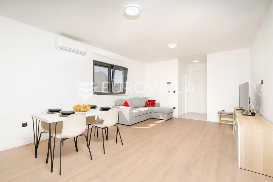 zadar, privlaka, dvosoban stan s vrtom, 83,47 m² - slika 2