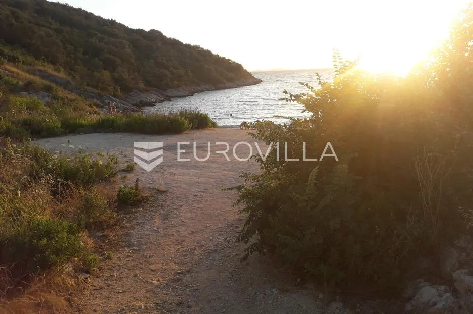 Donje selo, uvala Duboka, poljoprivredno zemljište površine 9273 m²