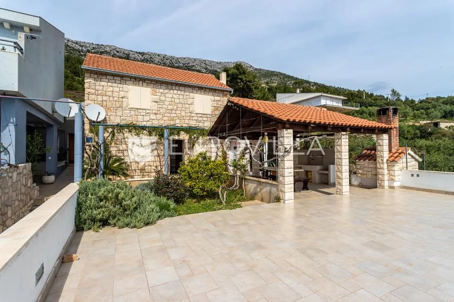 hvar, prekrasna nekretnina na južnoj strani otoka s otvorenim pogledom na more - slika 3