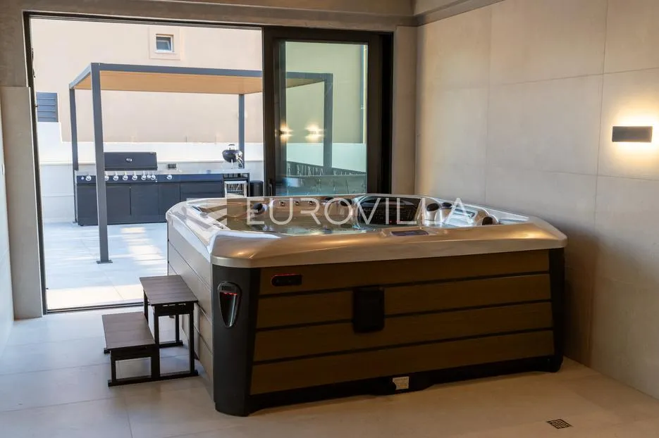 zadar, vrsi, prekrasna kuća za odmor s bazenom - slika 21