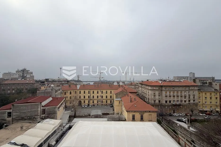 Rijeka, Belveder, dvosoban stan 62 m², pogledom na more, blizina centra grada