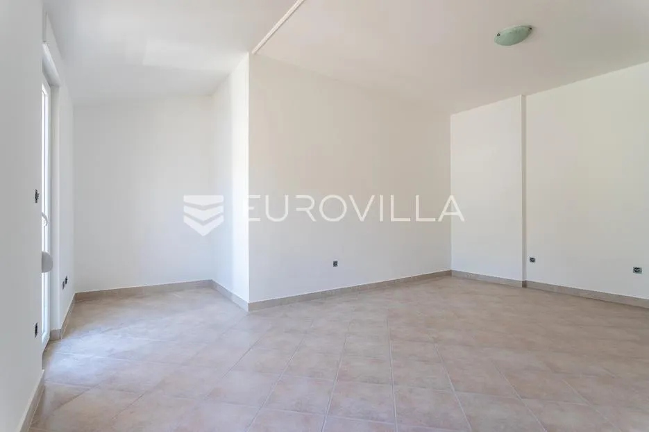 marina, penthouse s prekrasnim pogledom na more - slika 6