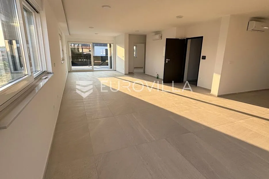 zadar, privlaka, luksuzno opremljen penthouse 165,88 m² s pogledom na more - slika 2