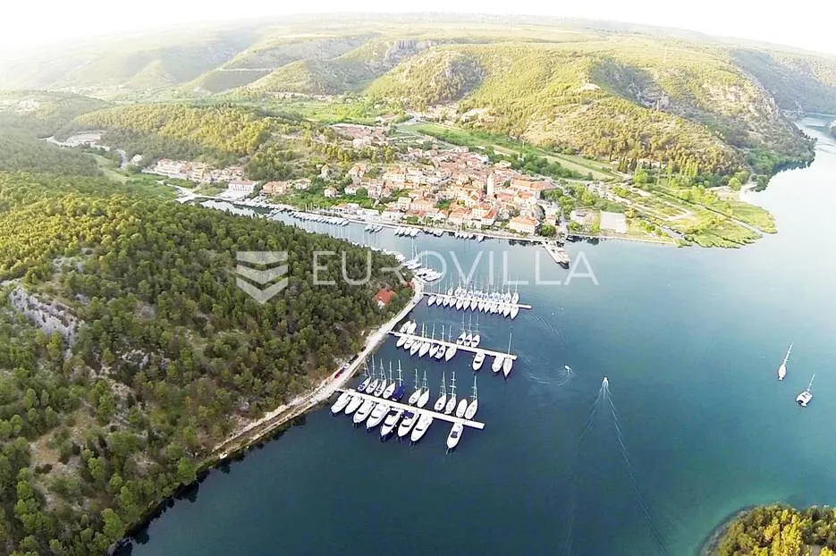 Šibenik, Krka, atraktivno građevinsko zemljište unutar nacionalnog parka - Rupe, Skradin