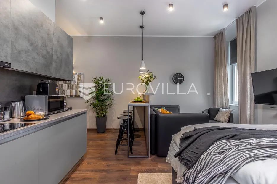 rijeka, centar, novouređen luksuzan stan nkp 78 m2 s tri apartmana - slika 4