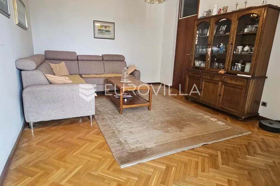 split, žnjan komforan trosoban stan od 99,8 m² južne orijentacije s pogledom na more - slika 3