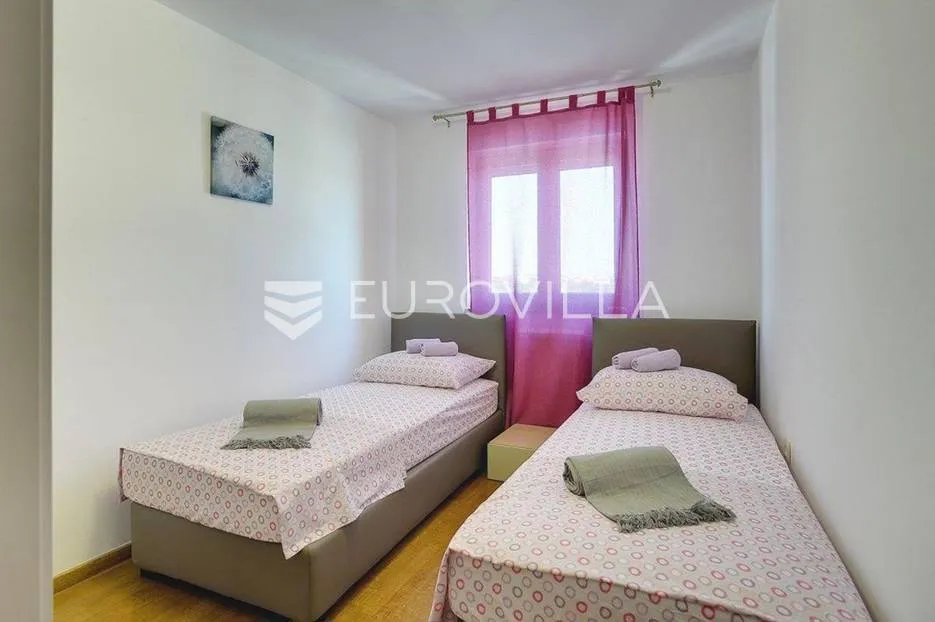 pula, valdebek, samostojeća kuća s bazenom i lijepom okućnicom, 386 m² - slika 31