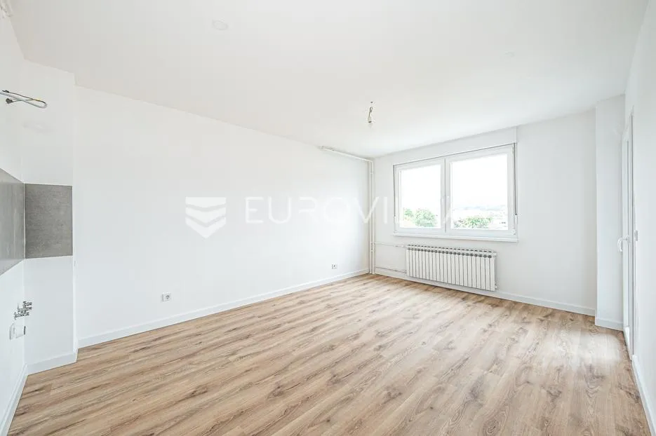 zagreb, malešnica, renoviran dvosoban stan 40 m² - slika 2