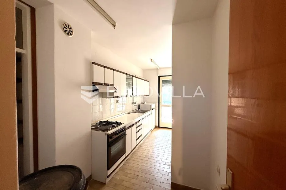 zadar, bili brig, funkcionalan dvosoban stan od 69,11 m² s privatnim vrtom od 130 m² - slika 8