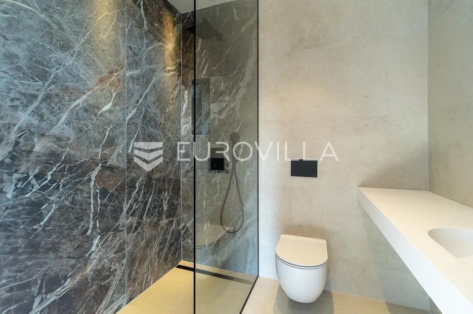 opatija, dvoetažni, četverosobni stan s pogledom na cijeli kvarner, 212,71 m² - slika 11