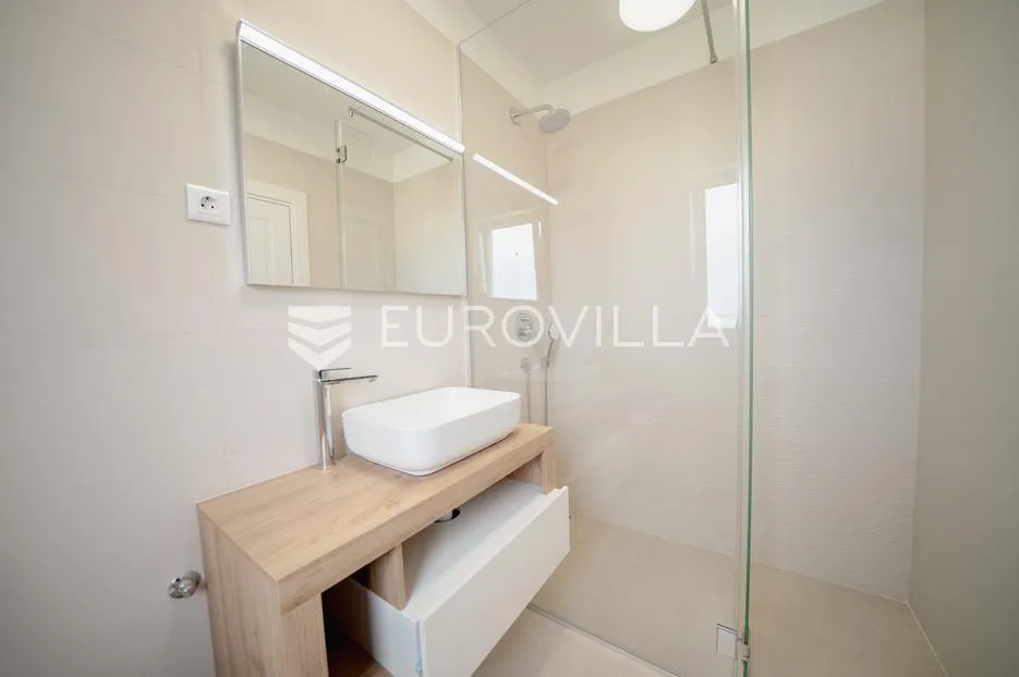 privlaka, sabunike, moderna osunčana vila s predivnim pogledom - slika 13