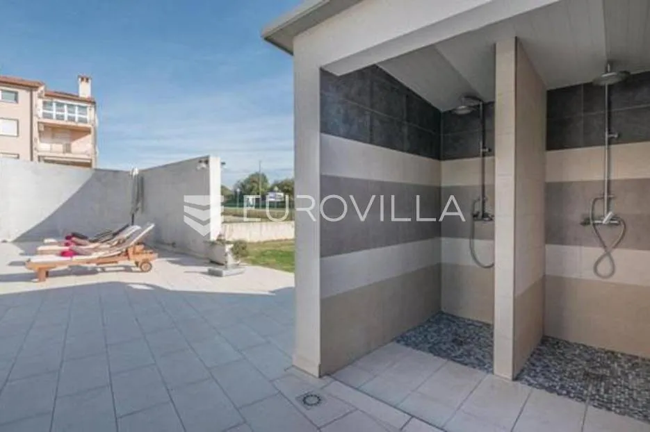 pula, apartmanska kuća s bazenom na uređenoj okućnici, 350 m od mora - slika 38