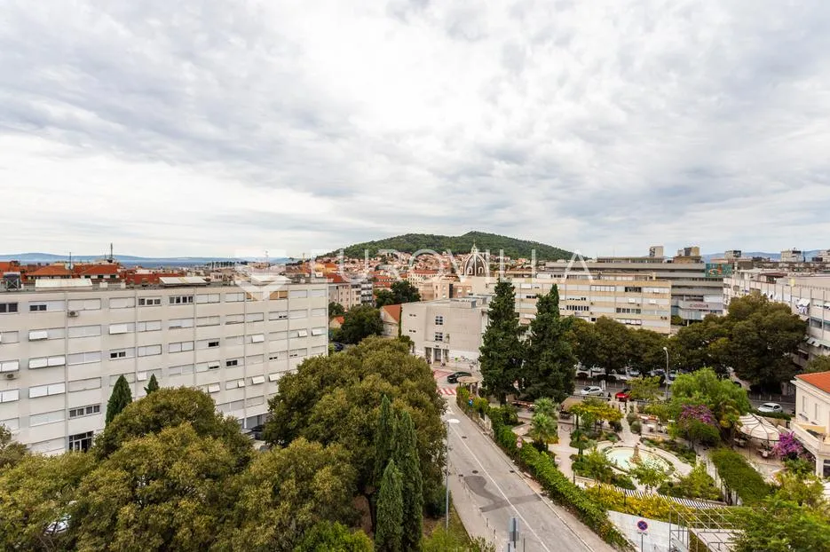 split, centar, trosoban stan s duplom garažom - slika 27