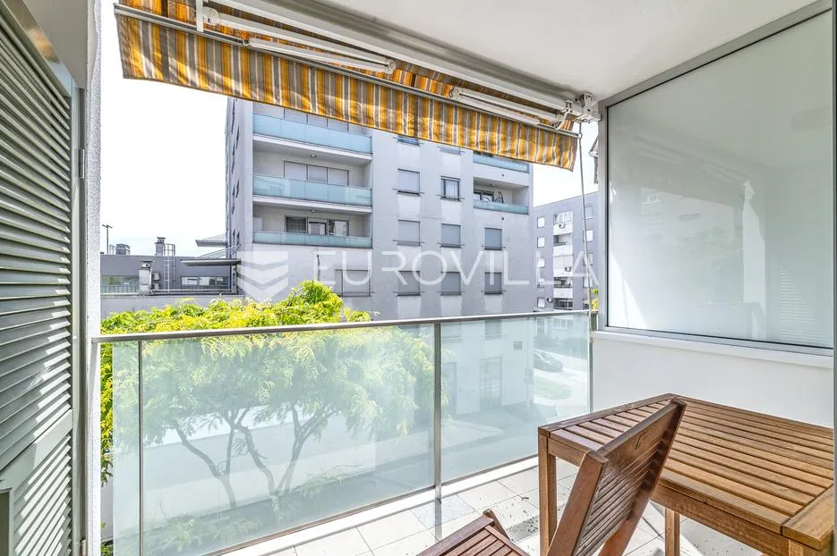 zagreb, donji grad, moderan dvosoban stan s loggijom i garažnim parkirnim mjestom, 55 m² - slika 7