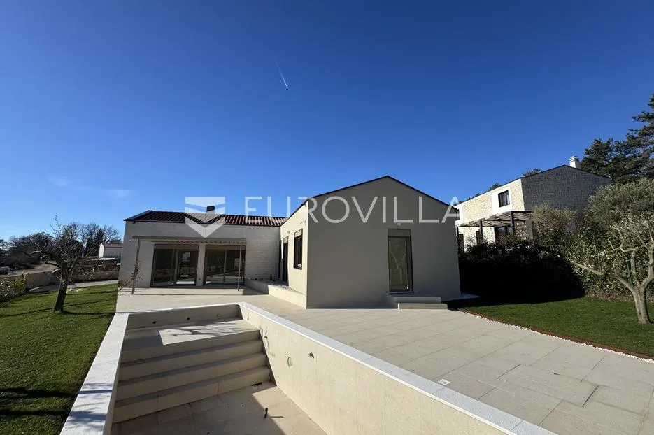 istra, majkusi, moderna prizemnica 160 m² s grijanim bazenom i uređenom okućnicom - slika 26