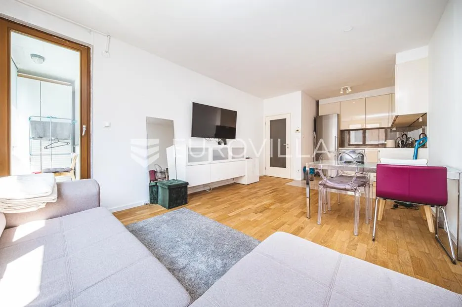 Zagreb, Rapska, dvosoban stan NKP 50 m2 - Sigečica