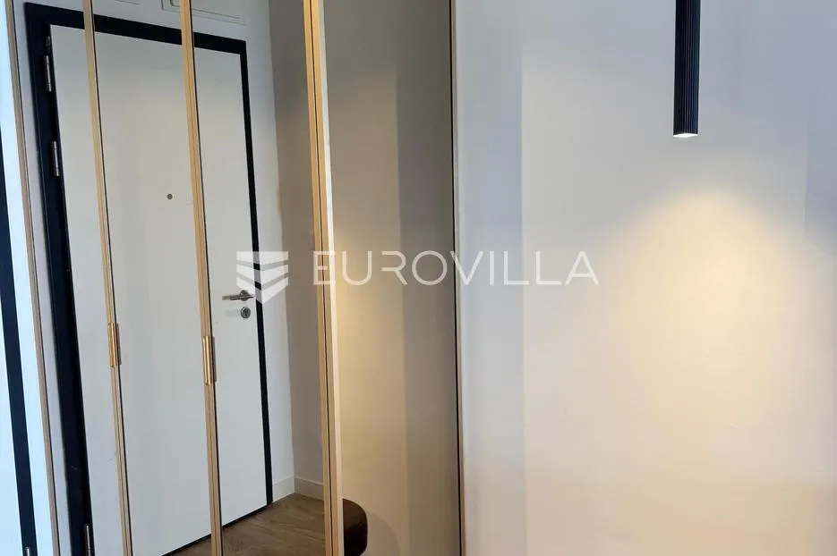 split, bel etage 2, luksuzan jednosoban stan s garažnim mjestom - slika 9
