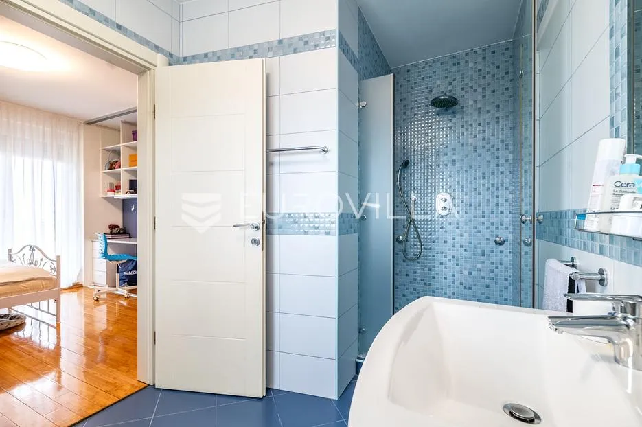 sveta nedjelja, centar prekrasna samostojeća kuća 335 m² na parceli 763 m² - slika 15