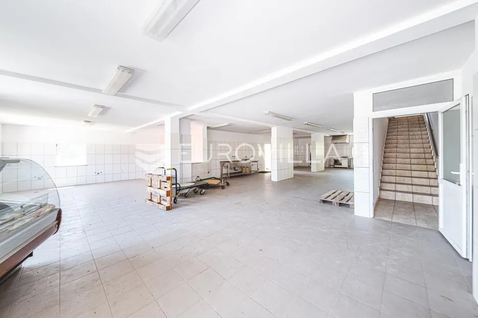 oroslavlje, stambeno poslovni objekt 1861 m² na predivnoj lokaciji - slika 9