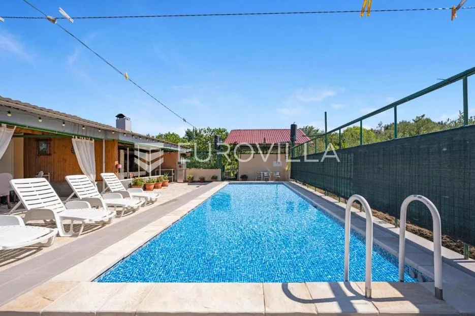skradin, dubravice, kuća sa 7 apartmana i velikim bazenom, 760 m² - slika 3