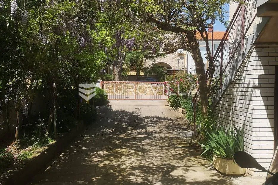 medulin, velika samostojeća kuća na okućnici od 550 m2 - slika 8