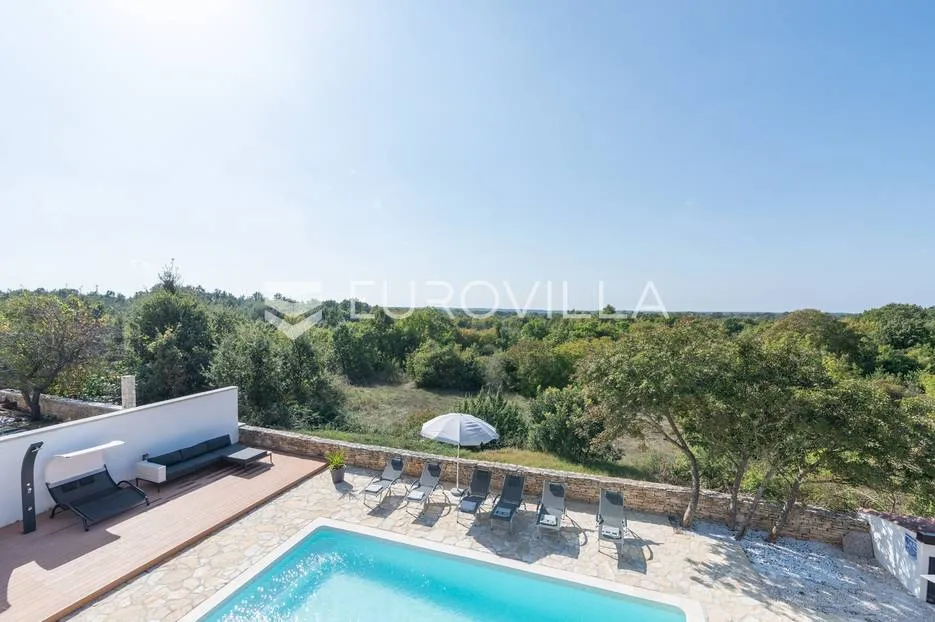 istra, svetvinčenat, prekrasna kamena katnica s bazenom 32 m² i jacuzzijem, 155 m² - slika 39