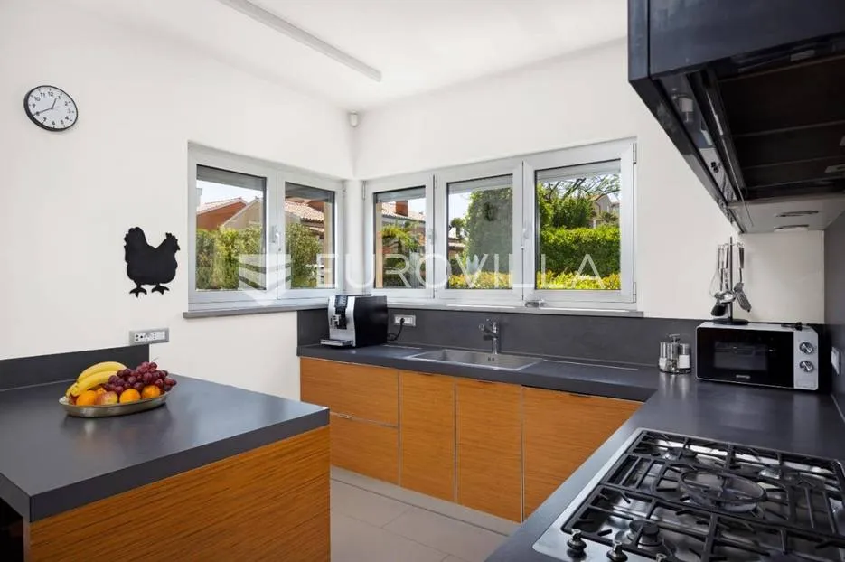 istra, banjole, prekrasna vila 277 m² na velikoj okućnici, 300 m od mora - slika 6