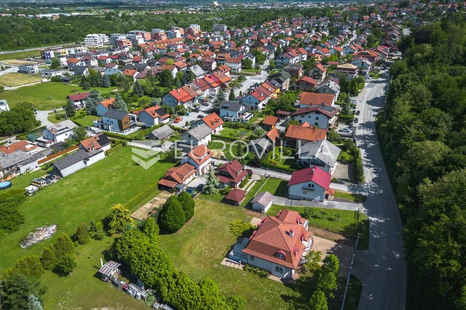 samobor, perivoj, obiteljska vila netto površine 323 m² na zemljištu 2.087 m² - slika 44